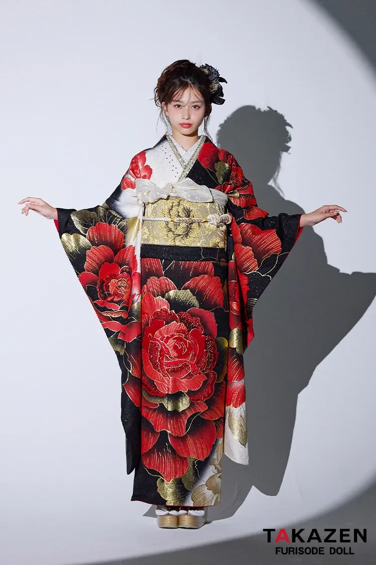 TAKAZENのレンタル振袖 モード系グラマラス 赤/黒/金 バラ/大柄 派手かわいい キラキラ 目立つ ギャル振袖 グラマラス スワロフスキー付き かっこいい 谷田ラナ【通販可】 32103