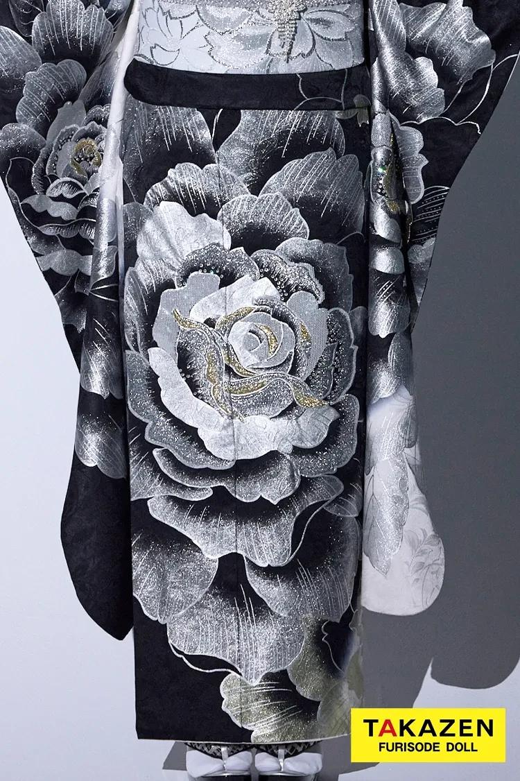 TAKAZENのレンタル振袖 クール系 黒/シルバー(銀色) 薔薇柄 一番人気 派手 目立つ かっこいい振袖 クール キラキラスワロフスキー付き ギャル 香川るな【通販可】32105