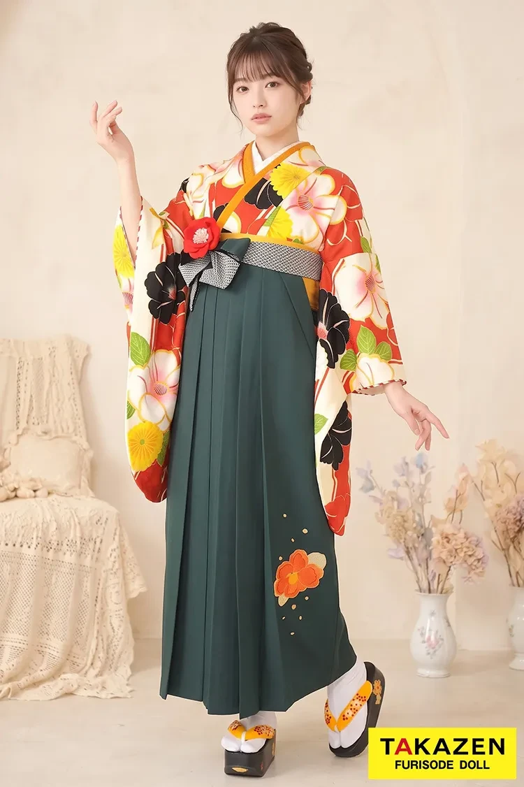 TAKAZENのレンタル袴 JAPANSTYLE×中村里砂ブランド袴　白/赤/グリーン(緑色)　椿柄　個性的　レトロモダン　かわいい【通販可】R30019