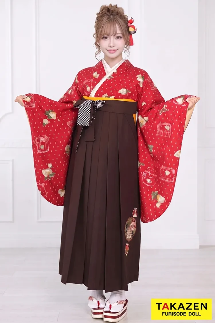 TAKAZENのレンタル袴 レトロ 赤 苺柄の可愛いポップな袴 ゴシック系コーディネートにもおすすめ 個性的【通販可】R31048