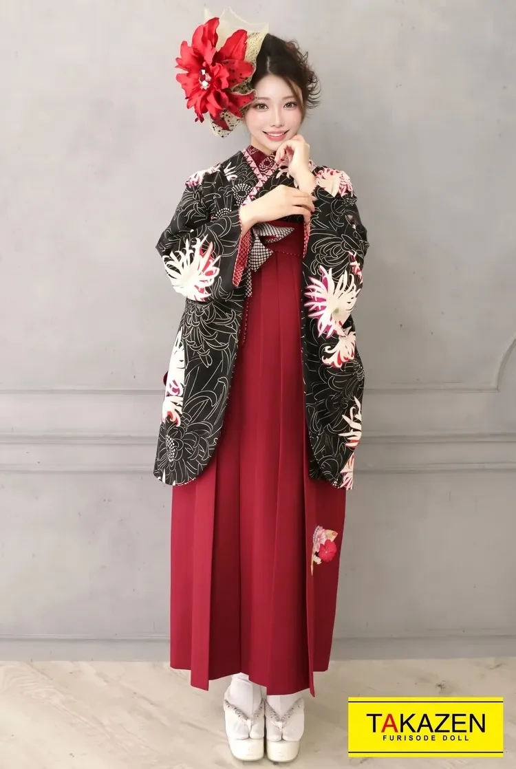 TAKAZENのレンタル袴 モード系 黒/赤 乱菊柄 渋い 古典風 かっこいい 大人っぽい【通販可】R32015