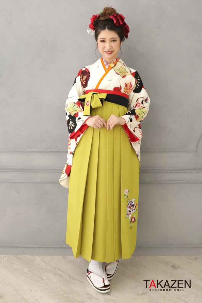 TAKAZENのレンタル袴 個性的可愛いレトロ(派手かわいい椿柄)　白/赤/黒　R32019【通販可】