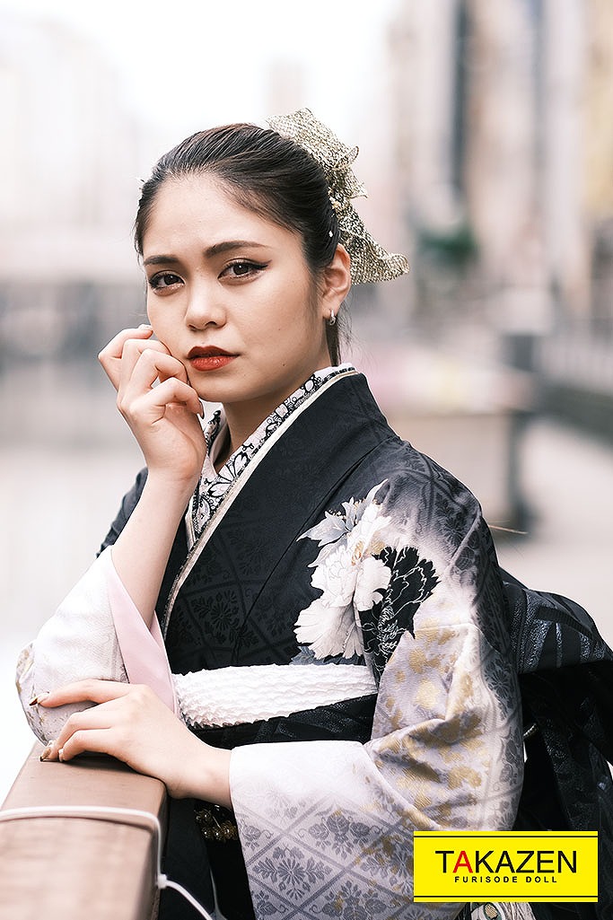 成人式人気振袖 レンタルフルセット 通販可 派手渋いジャパンモード 花魁風孔雀柄 紫 黒 ゴールド 金色 Japan Mode 振袖 袴レンタルなら Takazen 大阪 心斎橋 堺 兵庫 神戸 奈良の店舗へ 成人式人気振袖 レンタルフルセット 通販可 派手渋いジャパンモード 花魁風孔雀柄 紫 黒 ゴールド 金色 Japan Mode 振袖 袴レンタルなら Takazen 大阪 心斎橋 堺 兵庫 神戸 奈良の店舗へ