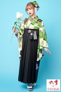 中村里紗ちゃん着用年新作卒業式袴 プレスルーム 振袖 袴レンタルなら Takazen 大阪 心斎橋 堺 兵庫 神戸 奈良の店舗へ