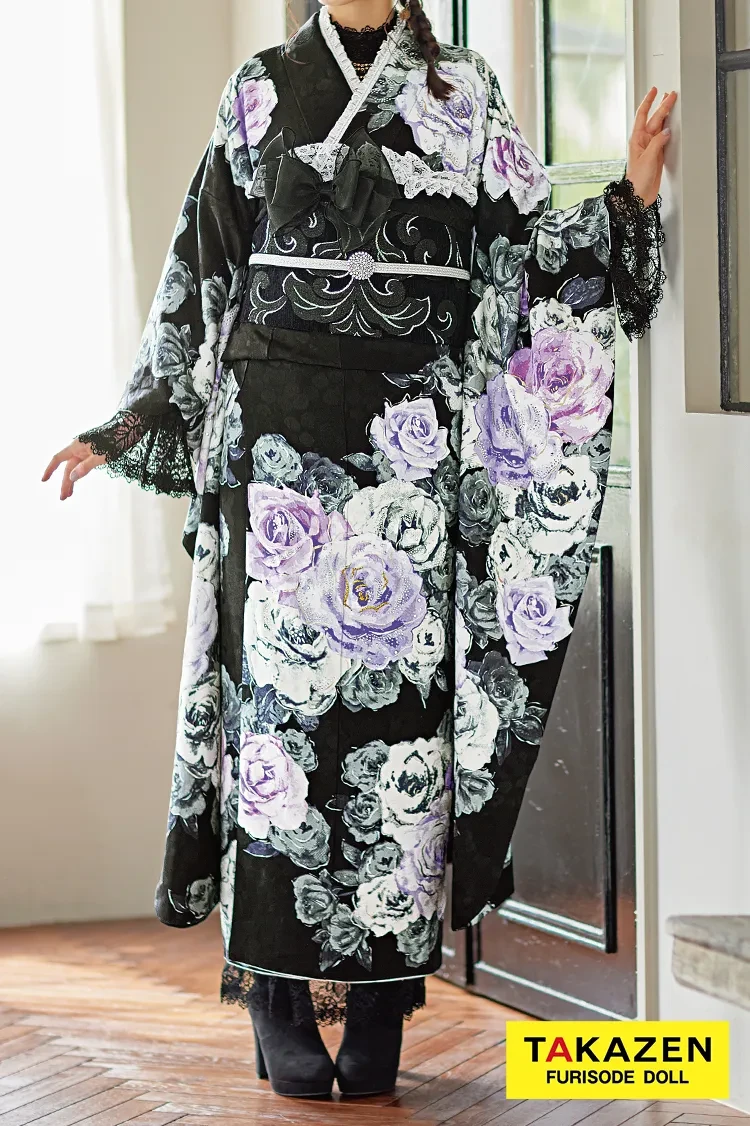 TAKAZENのレンタル振袖 ヘップバーン 黒/紫 バラ柄 セレブ お洒落な振袖 ブーツコーデ スワロフスキー付き ドレッシー エレガント【通販可】31002