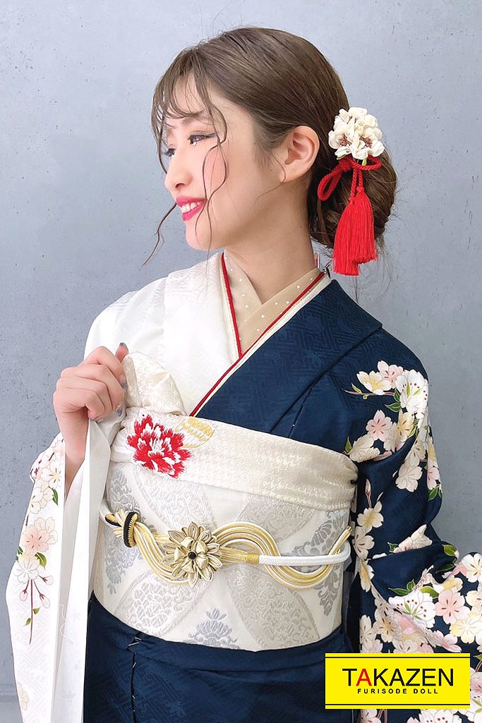 成人式人気振袖 レンタルフルセット 通販可 シンプル柄少な目古典 小さなサクラ柄 紺 白 ネイビー Yk176 古典 成人式 は上品で優雅な古典振袖 振袖 袴レンタルなら Takazen 大阪 心斎橋 堺 兵庫 神戸 奈良の店舗へ