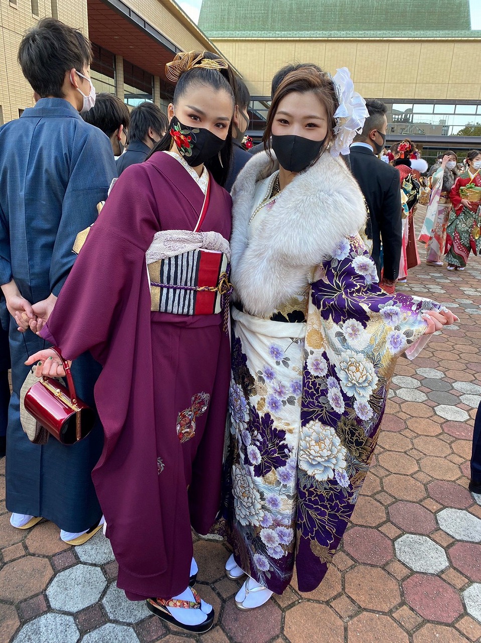愛知県の成人式にTAKAZENで紫のかっこいい振袖をレンタルして頂きました💕