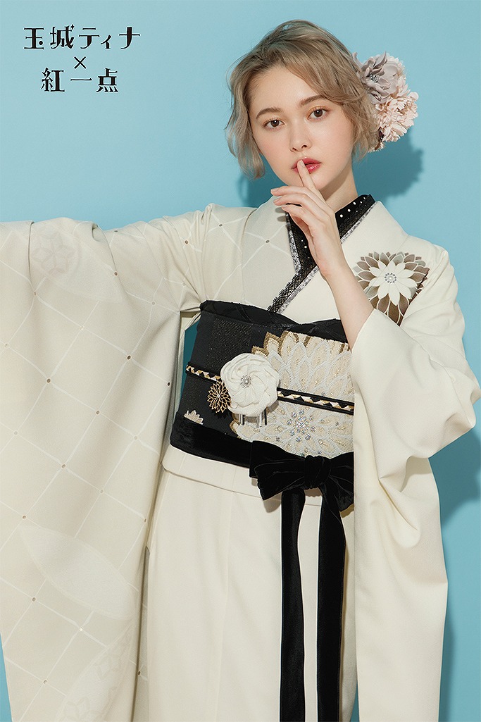 今っぽおしゃれかわいいワンポイントレトロ 玉城ティナ 紅一点 白 アイボリー 黒 K297 振袖 袴レンタルなら Takazen 大阪 心斎橋 堺 兵庫 神戸 奈良の店舗へ 今っぽおしゃれかわいいワンポイントレトロ 玉城ティナ 紅一点 白 アイボリー 黒 K297 振袖 袴レンタルなら Takazen 大阪 心斎橋 堺 兵庫 神戸 奈良の店舗へ