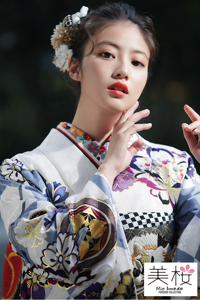 今田美桜着用　人気♡ポップでかわいいいまどき古典(白地振袖)　白/グレー/紫　K306【通販可】