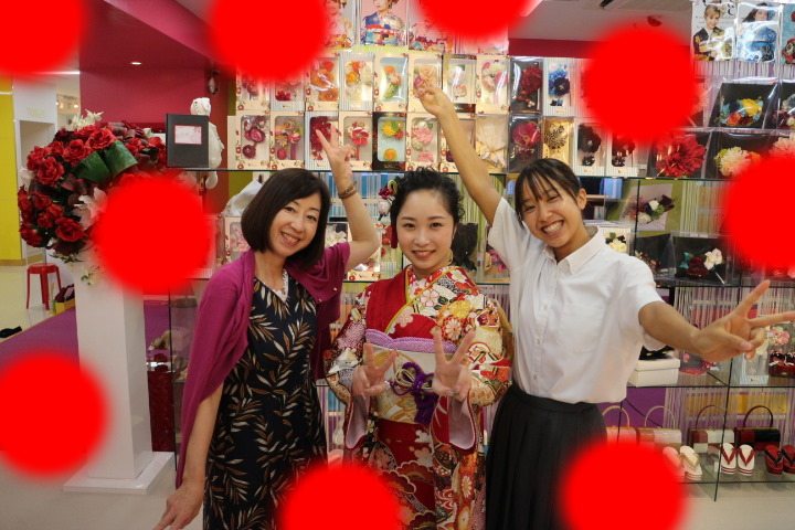 TAKAZEN　タカゼン　モード　黒色　青色　派手　キラキラ　振袖　成人式　レンタル