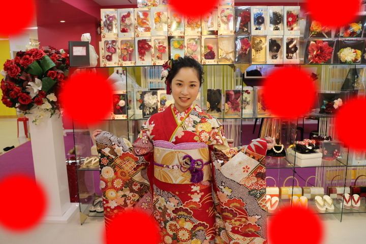 TAKAZEN　タカゼン　モード　黒色　青色　派手　キラキラ　振袖　成人式　レンタル