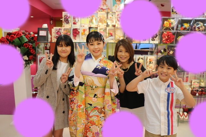 TAKAZEN　タカゼン　モード　黒色　青色　派手　キラキラ　振袖　成人式　レンタル