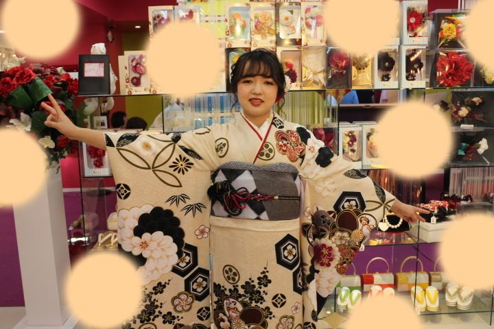 TAKAZEN　タカゼン　モード　黒色　青色　派手　キラキラ　振袖　成人式　レンタル