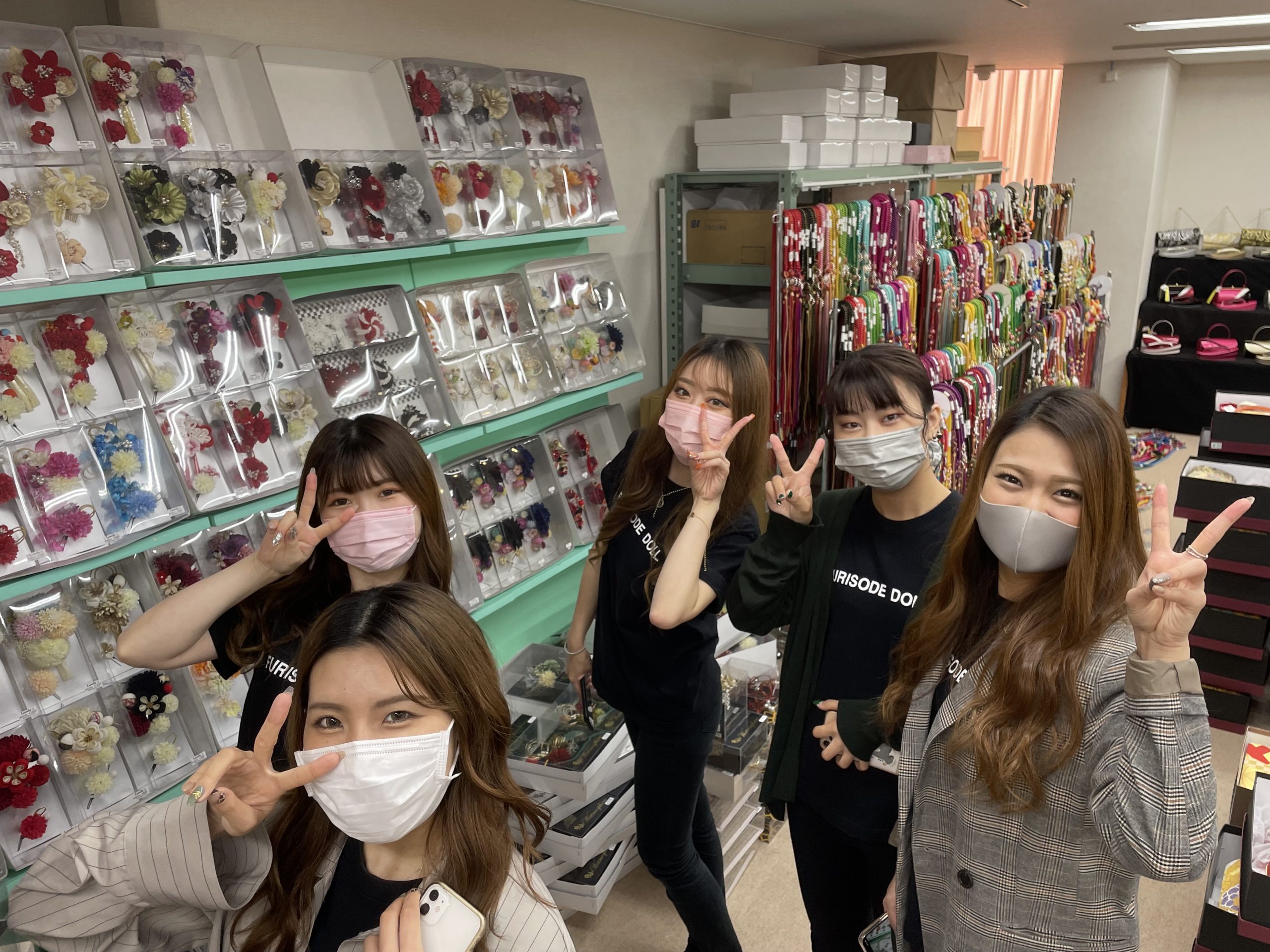 可愛い髪飾りを沢山発注してきましたよ～📣💓