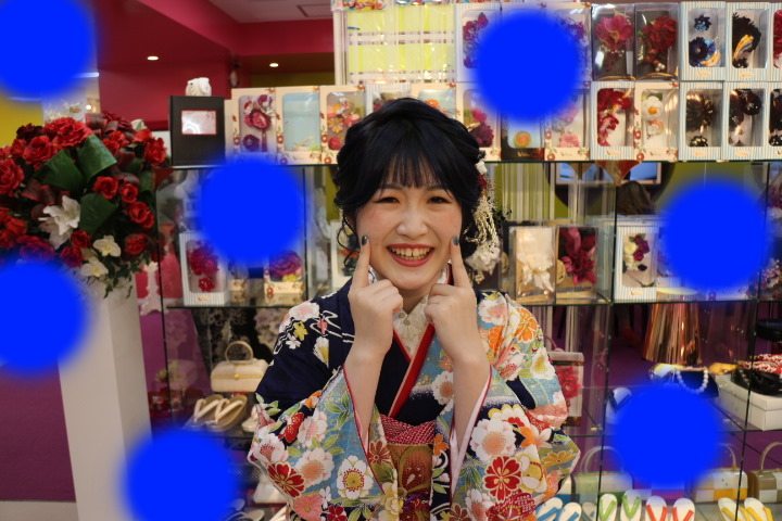 TAKAZEN　タカゼン　モード　黒色　青色　派手　キラキラ　振袖　成人式　レンタル