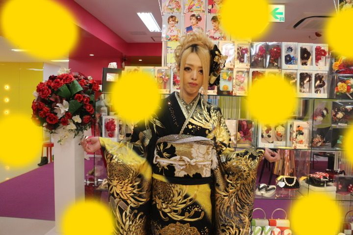 TAKAZEN　タカゼン　モード　黒色　青色　派手　キラキラ　振袖　成人式　レンタル