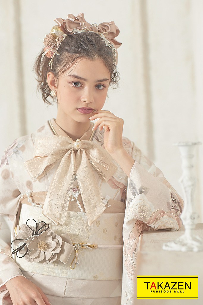 1番かわいい淡色くすみベージュ おしゃれ淡色女子 ベージュ 23年新作 振袖 袴レンタルなら Takazen 大阪 心斎橋 堺 兵庫 神戸 奈良の店舗へ