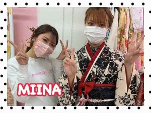 ヴィンテージ振袖　ベージュ振袖　目立つ振袖