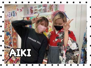 華ちゃん着用袴　カッコいい袴　赤地袴