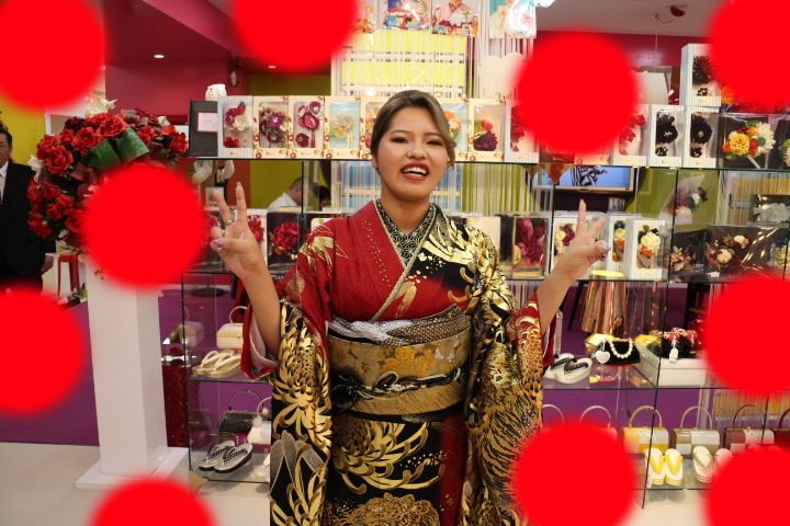 TAKAZEN　タカゼン　モード　黒色　青色　派手　キラキラ　振袖　成人式　レンタル