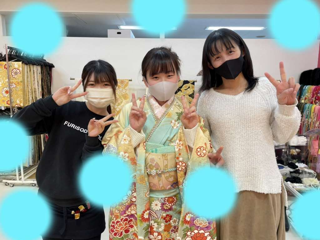 TAKAZEN　タカゼン　モード　黒色　青色　派手　キラキラ　振袖　成人式　レンタル