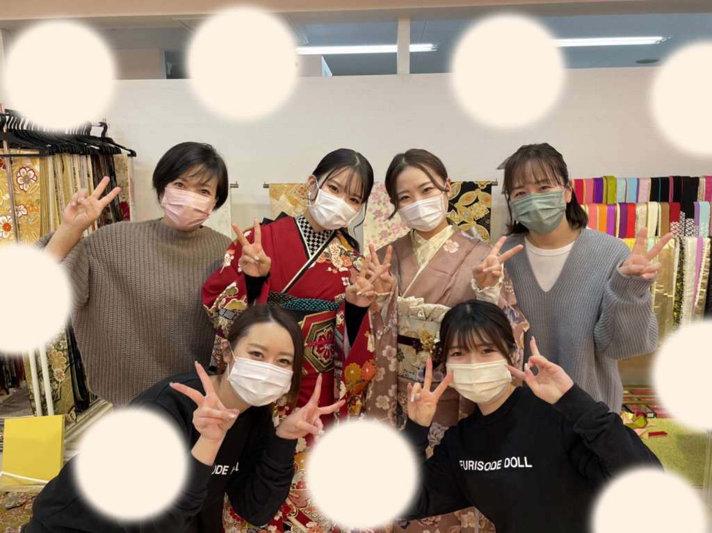 TAKAZEN　タカゼン　モード　黒色　青色　派手　キラキラ　振袖　成人式　レンタル