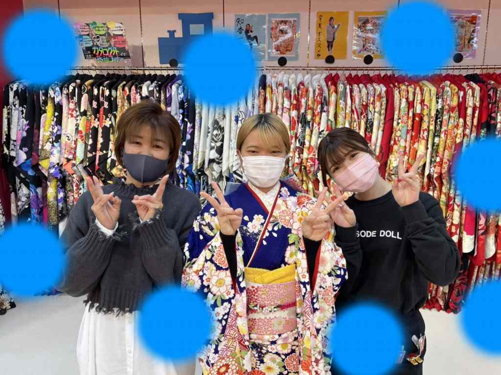 TAKAZEN　タカゼン　モード　黒色　青色　派手　キラキラ　振袖　成人式　レンタル
