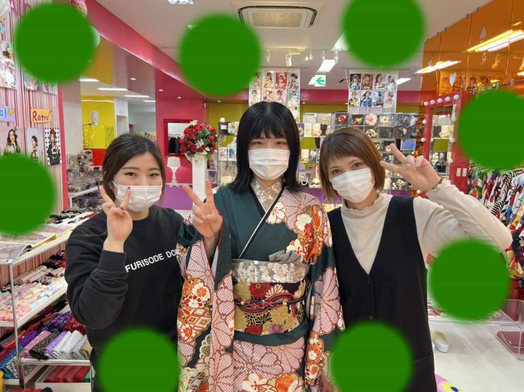 TAKAZEN　タカゼン　モード　黒色　青色　派手　キラキラ　振袖　成人式　レンタル