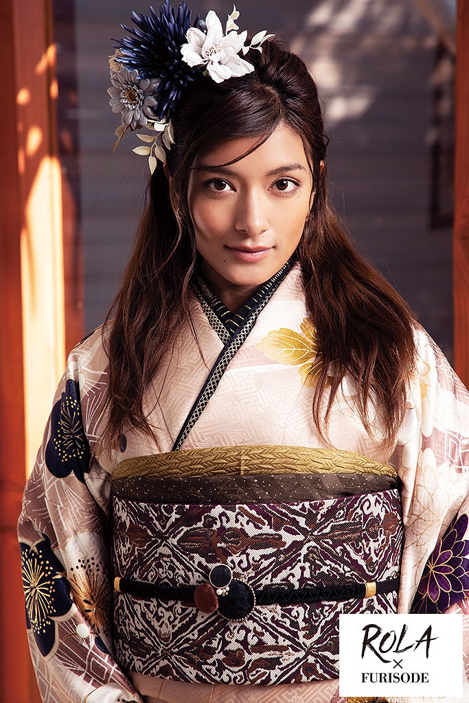 TAKAZENのレンタル振袖 ローラ振袖　ベージュ　古典柄　淡色/華やか/おしゃれ/大人っぽい/可愛い【通販可】K436