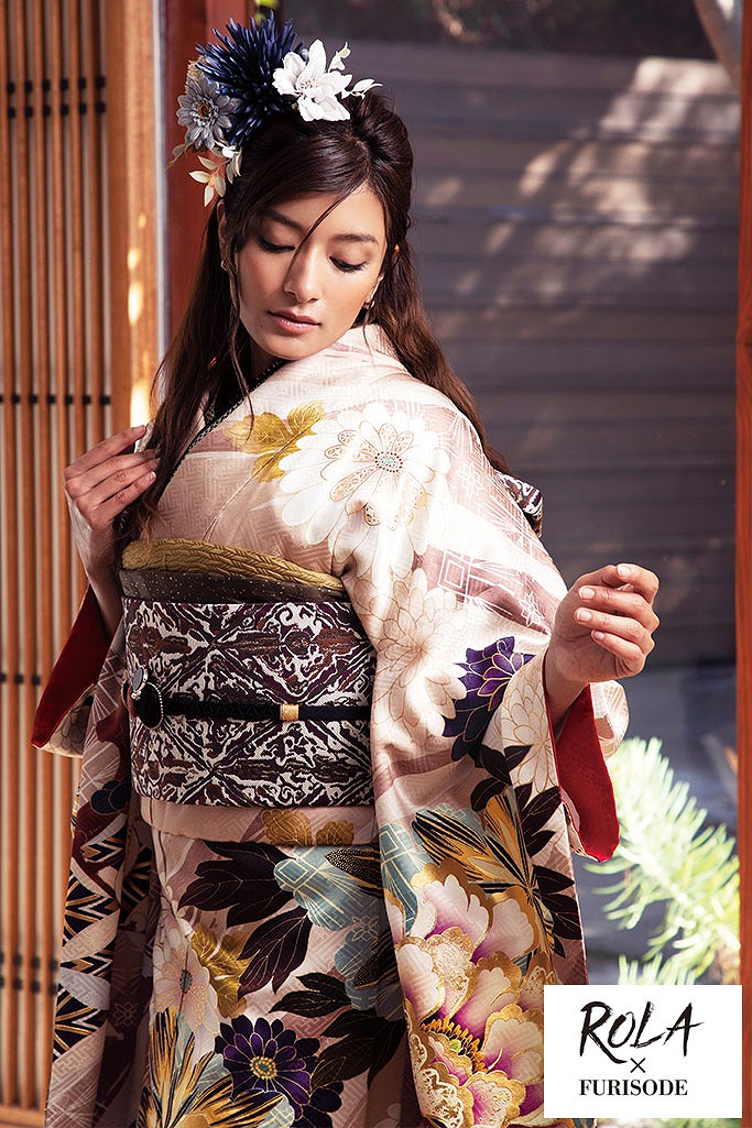 TAKAZENのレンタル振袖 ローラ振袖　ベージュ　古典柄　淡色/華やか/おしゃれ/大人っぽい/可愛い【通販可】K436