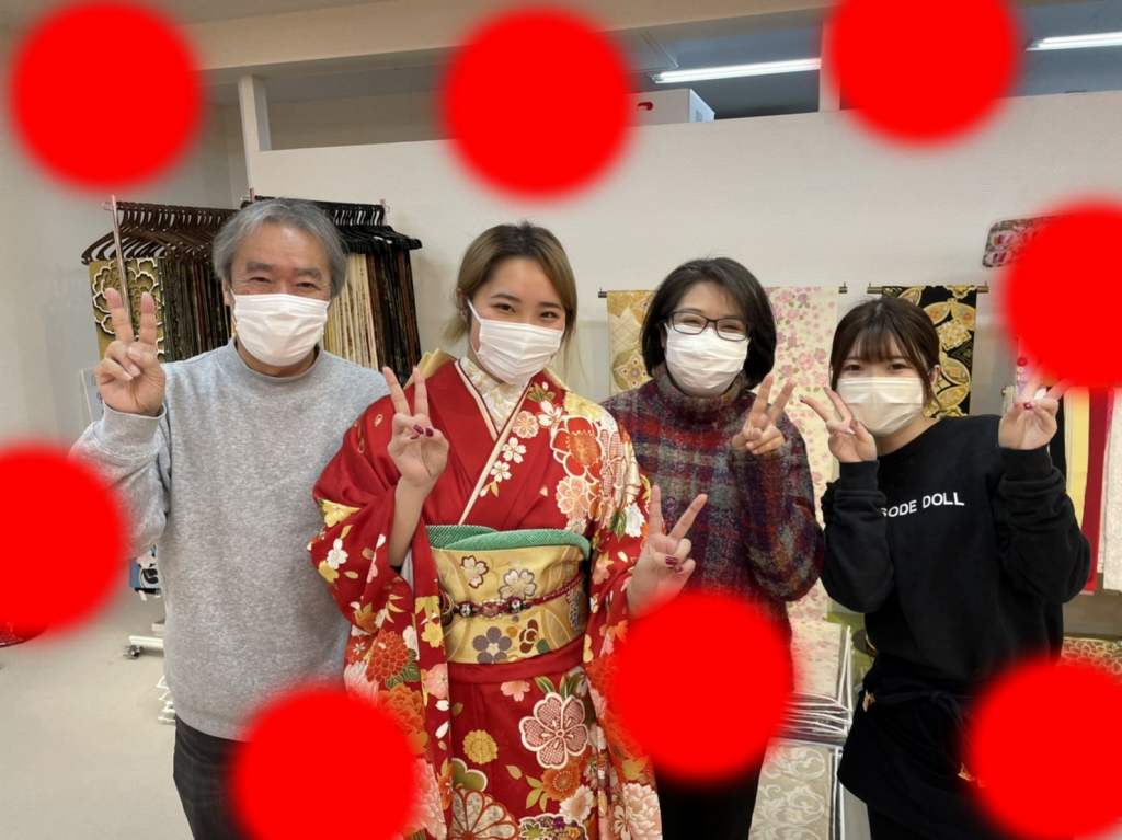 TAKAZEN　タカゼン　モード　黒色　青色　派手　キラキラ　振袖　成人式　レンタル