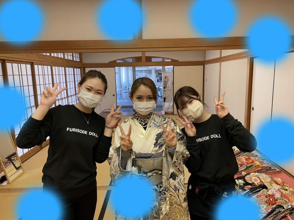 TAKAZEN　タカゼン　モード　黒色　派手　キラキラ　振袖　成人式　レンタル