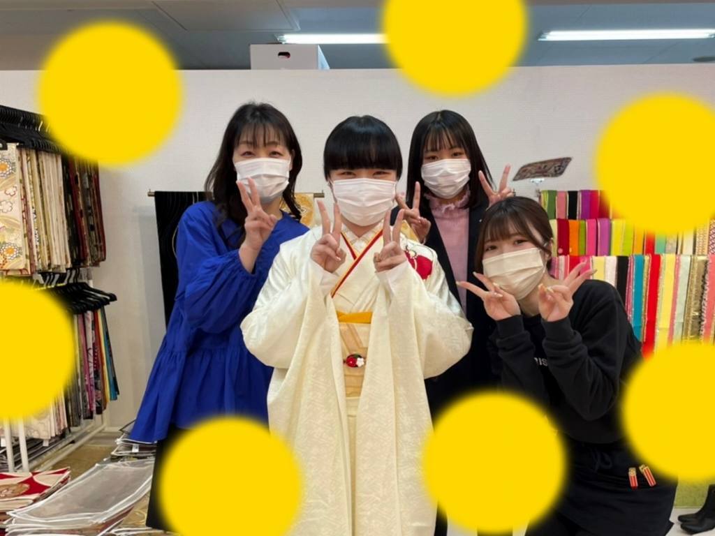 TAKAZEN　タカゼン　モード　黒色　青色　派手　キラキラ　振袖　成人式　レンタル