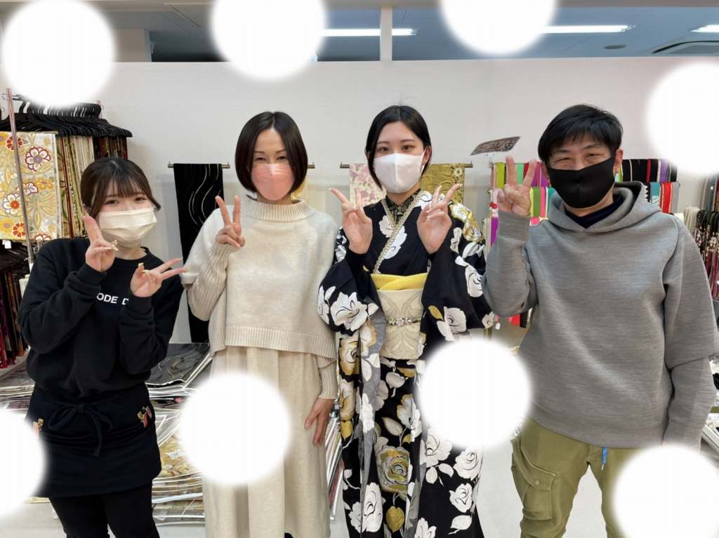 TAKAZEN　タカゼン　モード　黒色　青色　派手　キラキラ　振袖　成人式　レンタル