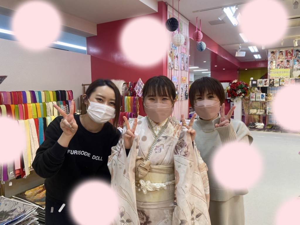 TAKAZEN　タカゼン　モード　黒色　青色　派手　キラキラ　振袖　成人式　レンタル