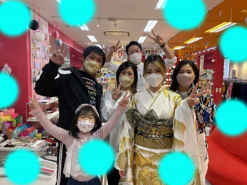 TAKAZEN　タカゼン　モード　黒色　白色　派手　キラキラ　振袖　成人式　レンタル
