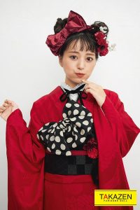 振袖　可愛い　赤　無地　レトロ