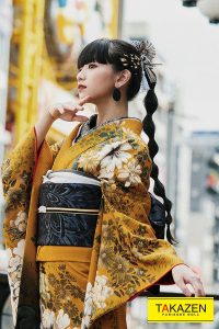 振袖　可愛い　ヴィンテージ振袖　からし　人気　お洒落