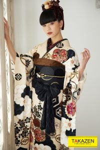 ヴィンテージ振袖　可愛い　成人式　ベージュ