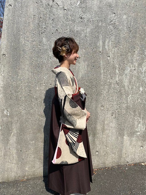 お客様から素敵な袴のお写真が届きました～💖