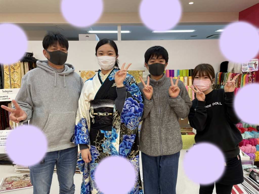 TAKAZEN　タカゼン　モード　黒色　青色　派手　キラキラ　振袖　成人式　レンタル