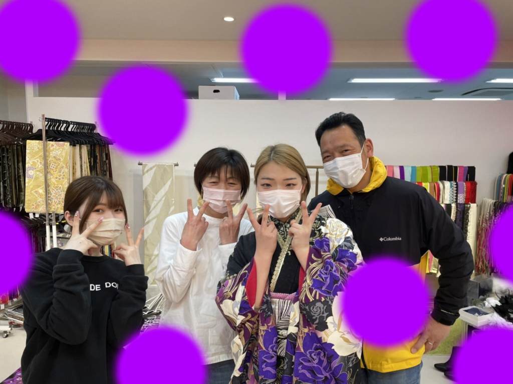 TAKAZEN　タカゼン　モード　黒色　青色　派手　キラキラ　振袖　成人式　レンタル
