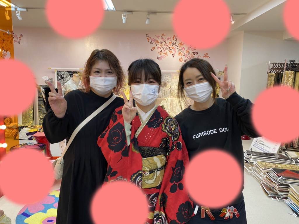 TAKAZEN　タカゼン　ヘップバーン　黒　赤　ゴールド　振袖　成人式　レンタル