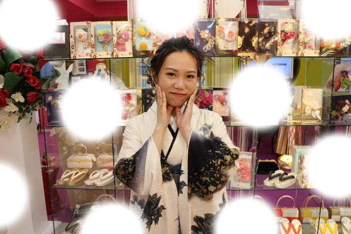 TAKAZEN　タカゼン　モード　黒色　青色　派手　キラキラ　振袖　成人式　レンタル