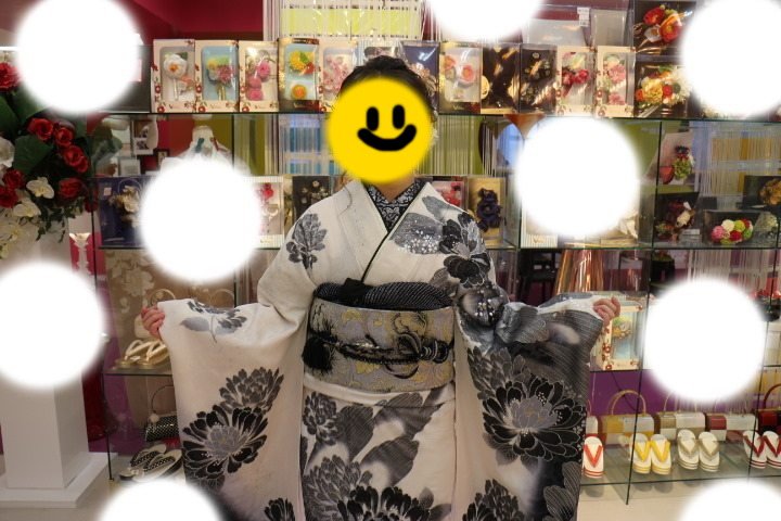 TAKAZEN　タカゼン　モード　黒色　青色　派手　キラキラ　振袖　成人式　レンタル