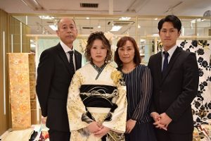 ヴｨンテージ　くすみ　振袖レンタル