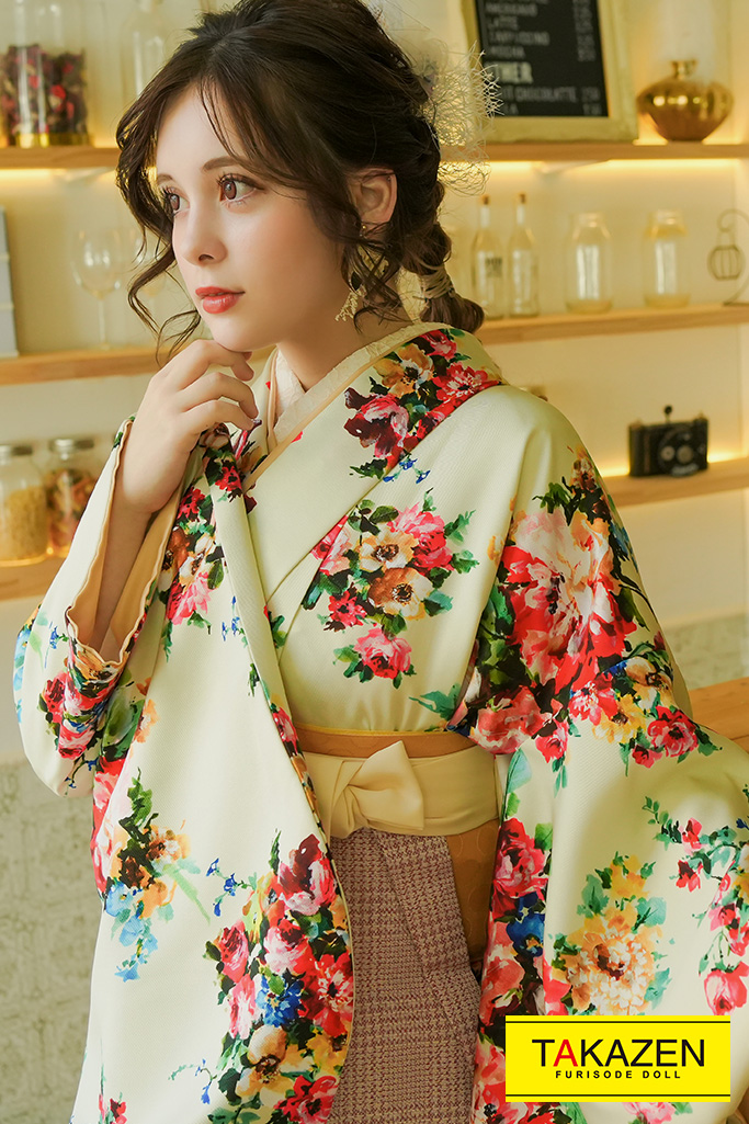 TAKAZENのレンタル袴 かわいいお人形さんコーデ(西洋風小花柄)　アイボリー/ピンク　K23017【通販可】