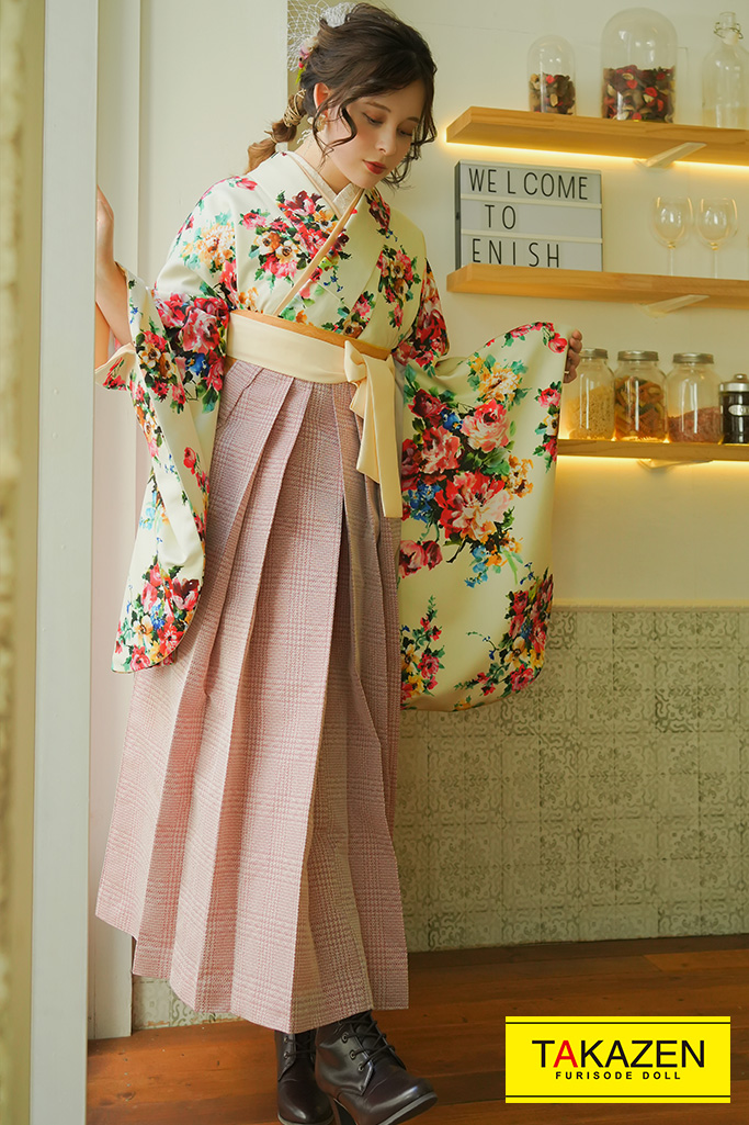 TAKAZENのレンタル袴 かわいいお人形さんコーデ(西洋風小花柄)　アイボリー/ピンク　K23017【通販可】