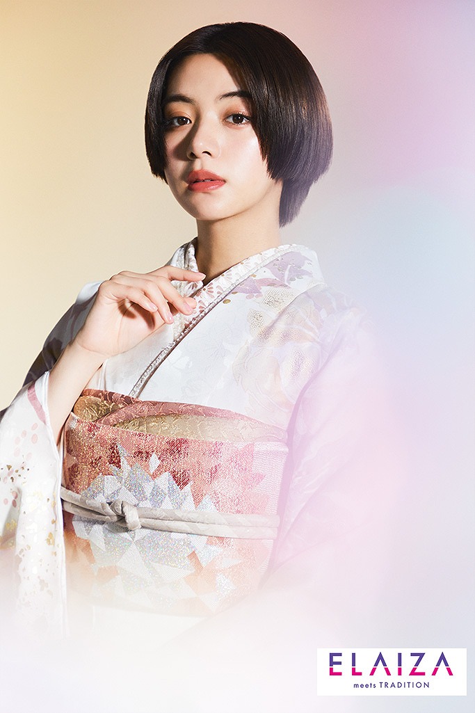 TAKAZENのレンタル振袖 池田エライザ振袖　薄い色/白/ピンク　淡い色/可愛い/くすみカラー/大人っぽい/落ち着いた【通販可】K446