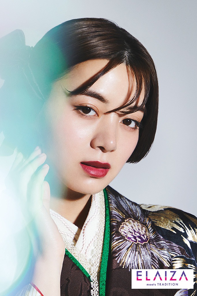 TAKAZENのレンタル振袖 池田エライザ振袖　ブラウン/茶色/白　大柄　華やか/個性的/ハイセンス/可愛い【通販可】K448